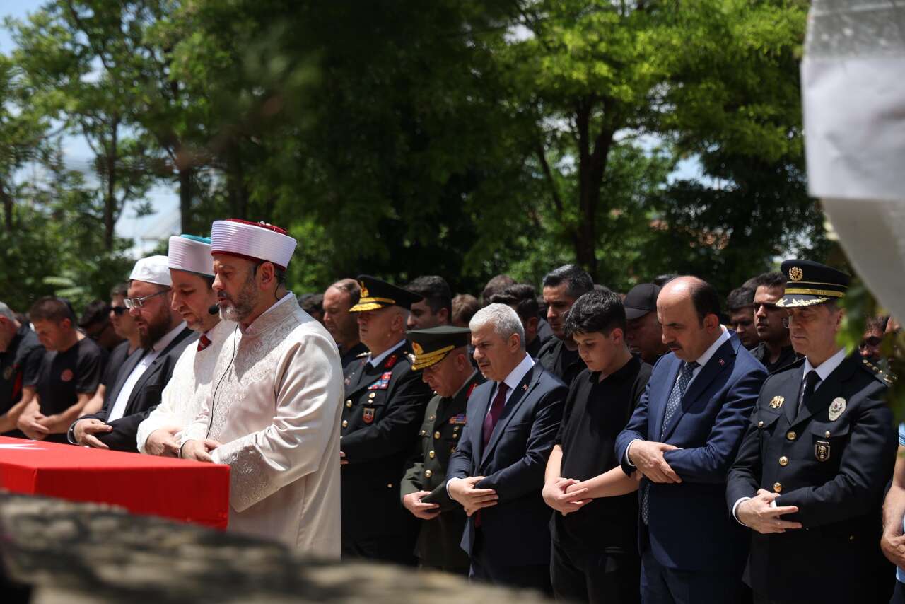 Konya şehidine ağladı! İtfaiyeci Mehmet Tekeli gözyaşlarıyla toprağa verildi 18